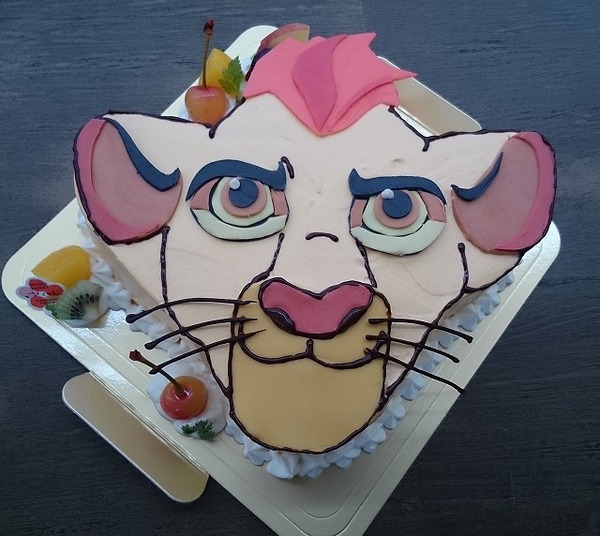 ライオンのキャラクターケーキのサムネイル