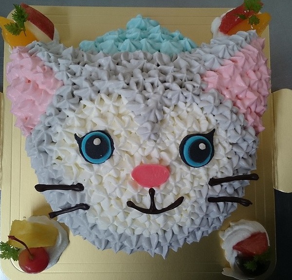 ネコちゃんのキャクターケーキのサムネイル
