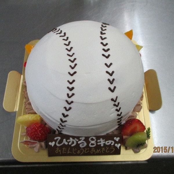野球ボール型ケーキ
