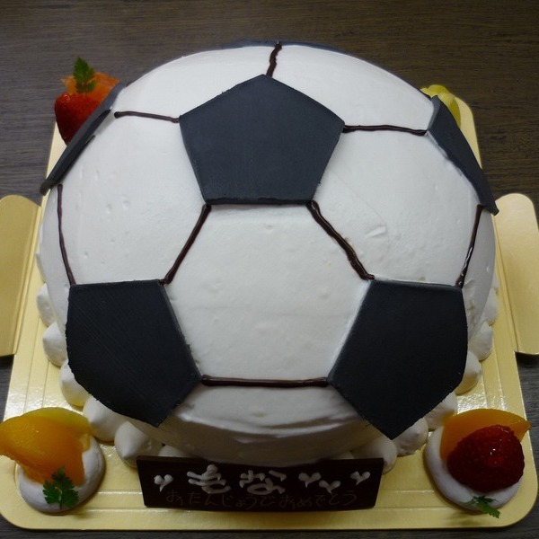 サッカーボール型ケーキ