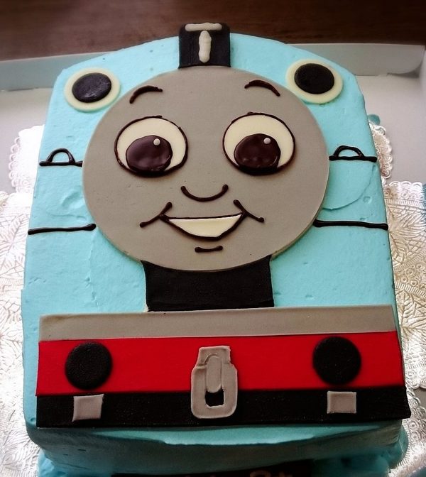 青い機関車ケーキのサムネイル