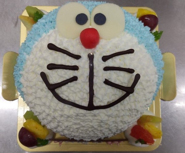 猫型ロボットのキャラクターケーキのサムネイル